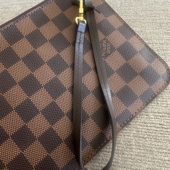 Authentic Louis Vuitton Damier Ebene Pouch - Picture 5 of 13